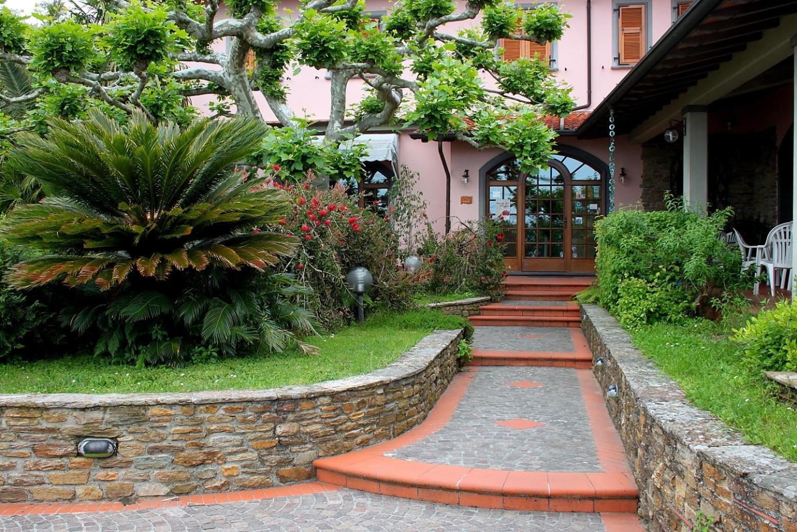 Hotel Il Buongustaio Massa  Exterior foto