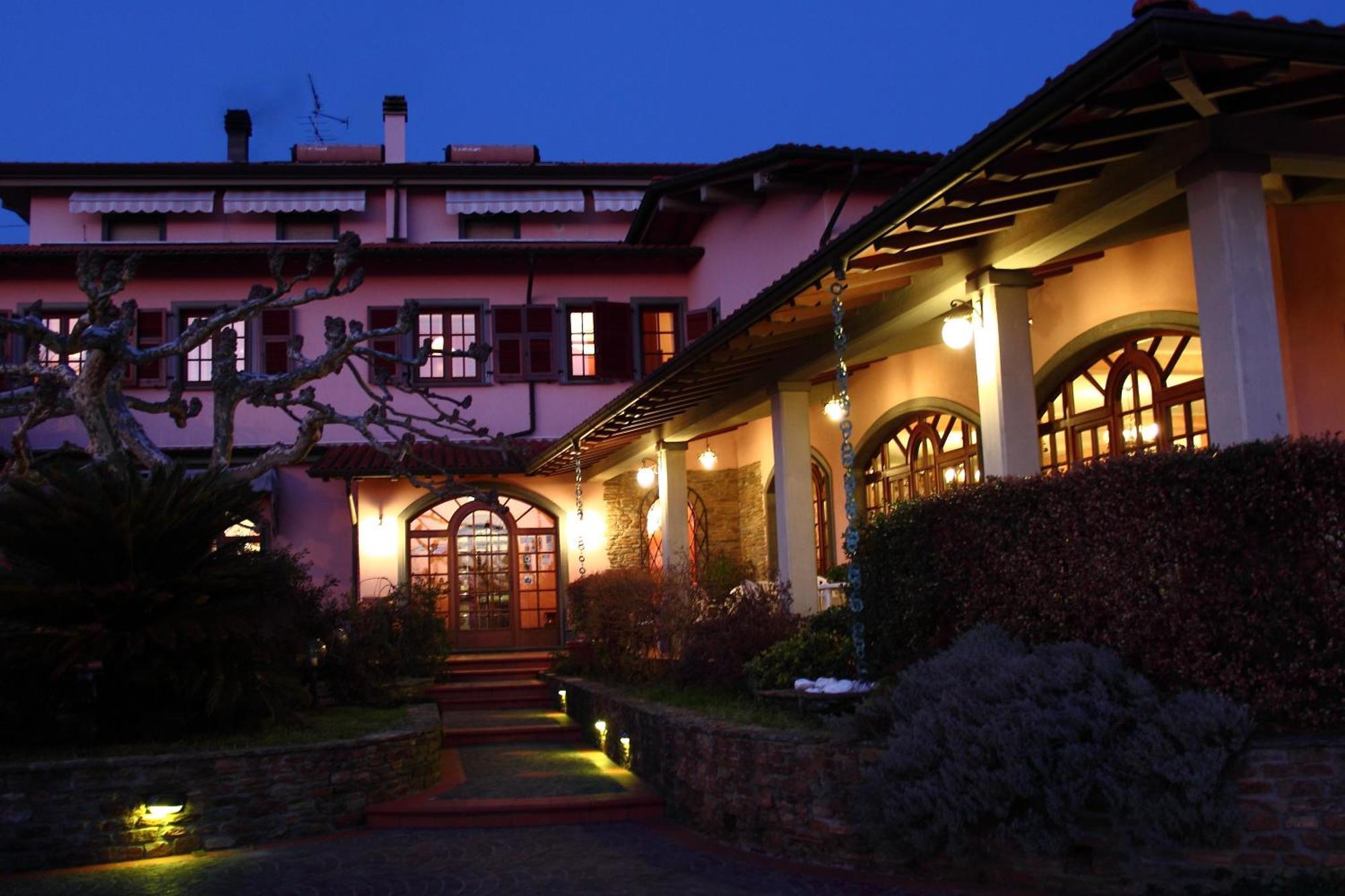 Hotel Il Buongustaio Massa  Exterior foto