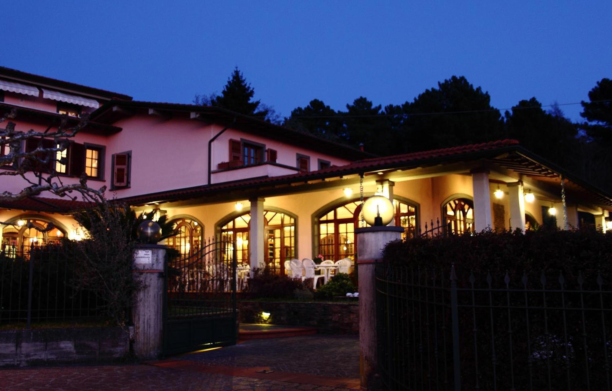 Hotel Il Buongustaio Massa  Exterior foto