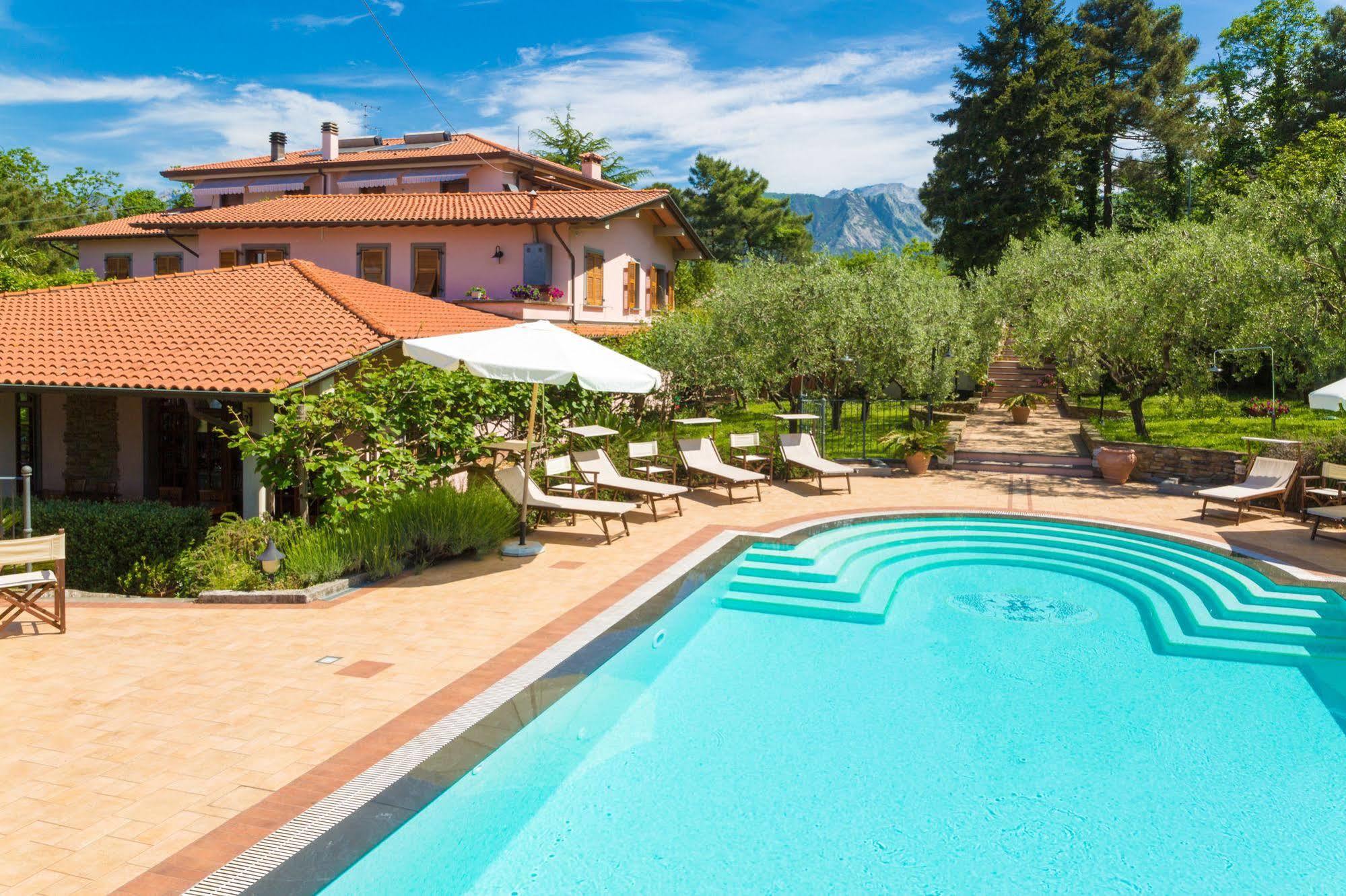 Hotel Il Buongustaio Massa  Exterior foto